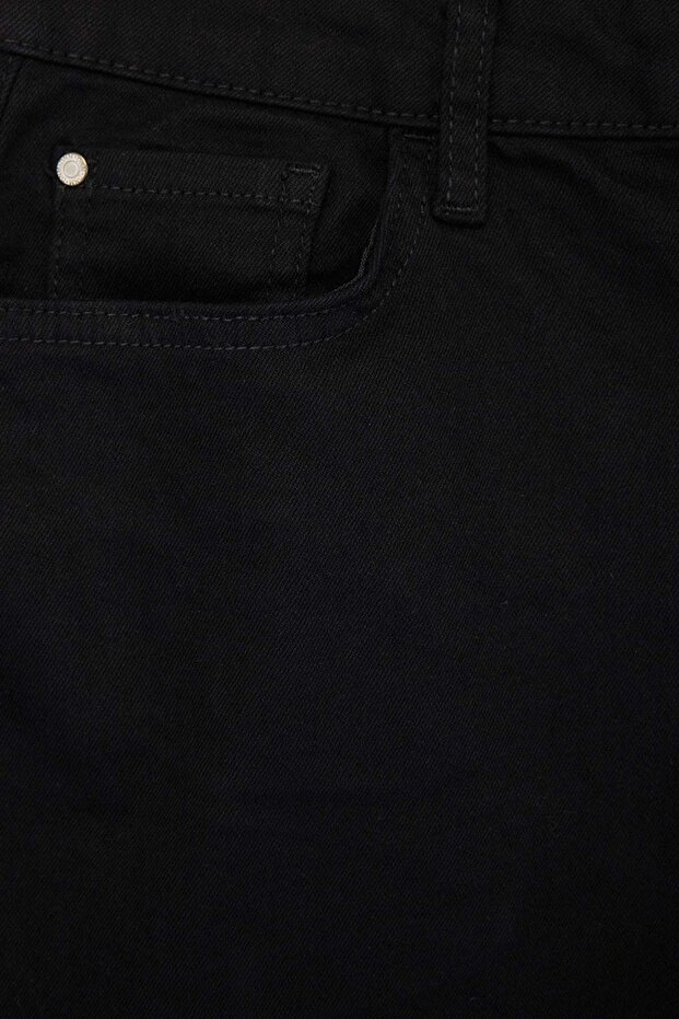 Solmayan Siyah Yüksek Bel Esnek Kumaş Wideleg Fit Büyük Beden Denim Şort TBBSS26AP00039 - 8