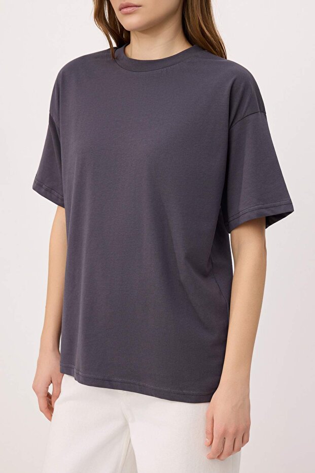 Antrasit Baskılı Oversize/Geniş Kalıp Kısa Kollu Tok %100 Pamuk Örme T-Shirt TWOSS26TS00180 - 3