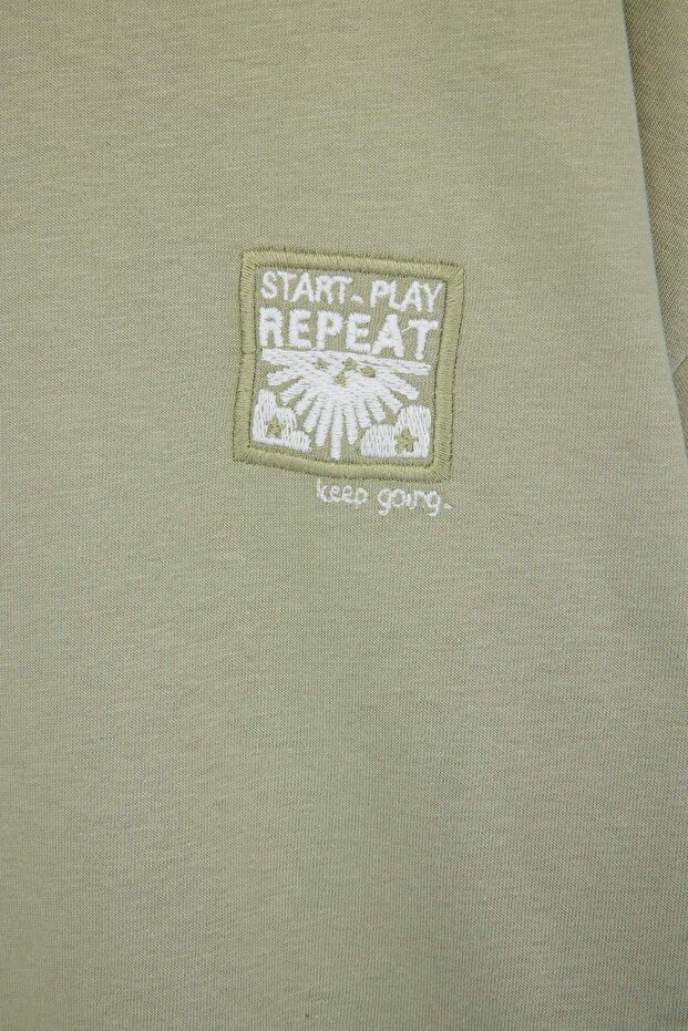Açık Haki Oversize/Geniş Kesim Nakışlı %100 Pamuk T-shirt TMNSS26TS00024 - 6