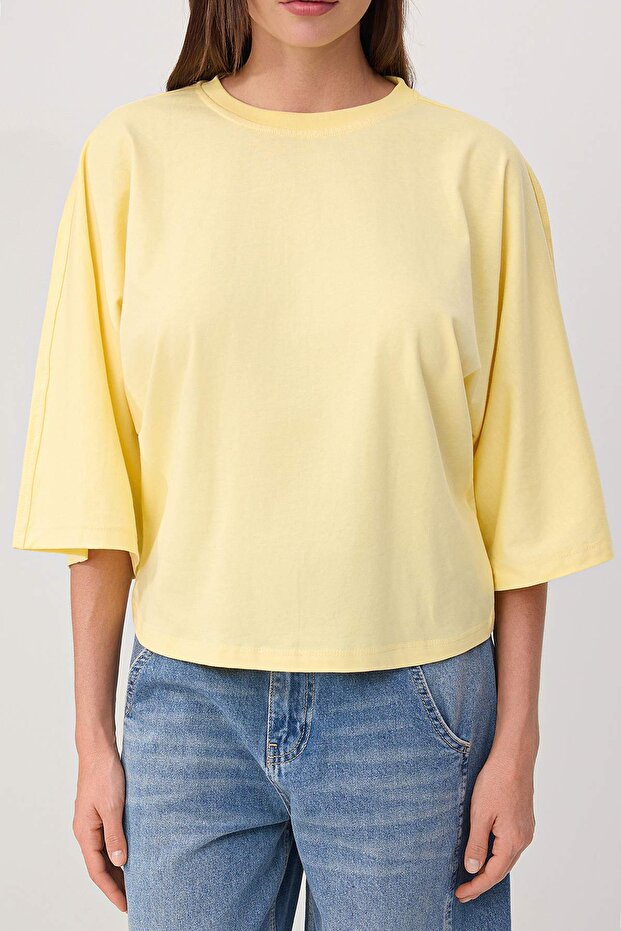 Wardrobe Essentials-Sarı Geniş Kalıp Yarasa Kol %100 Pamuk Örme T-Shirt TWOSS26TS00047 - 4