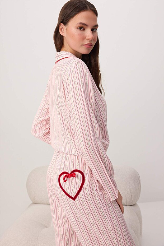 Çok Renkli Çiçekli Kalp Detaylı Viskon Dokuma Pijama Takımı THMSS26PT00006 - 2