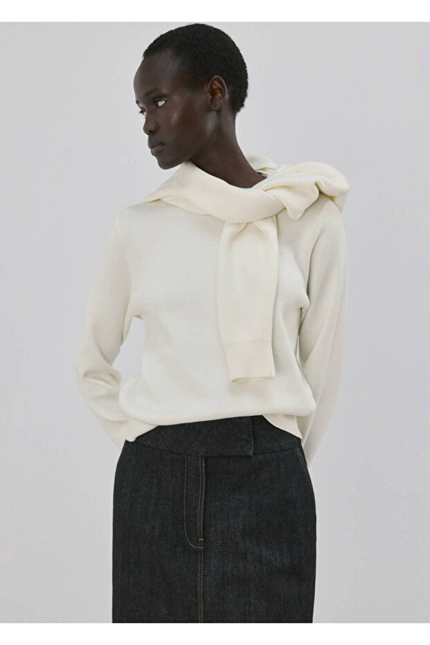 Buttoned sleeve sweater