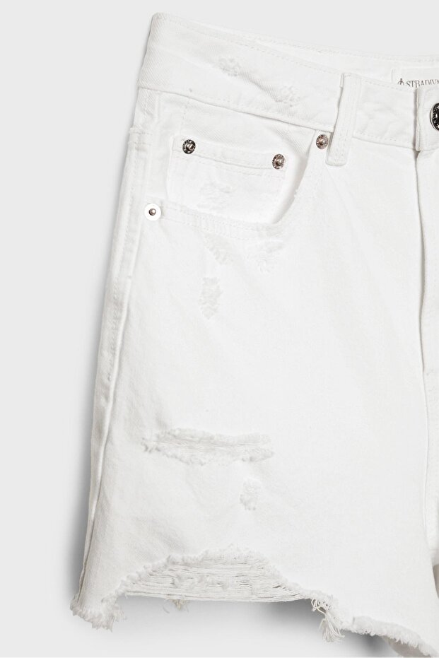 D75 yırtık denim şort - 8