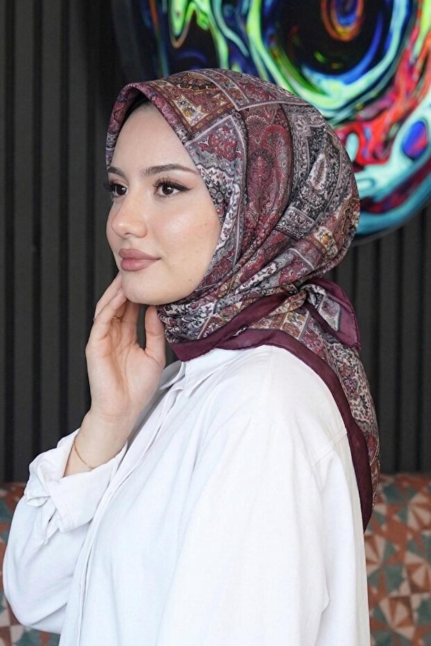 وشاح قطني ناعم بنمط عرقي باللون العنابي
