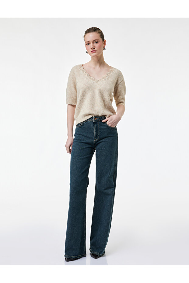 X Şahika Ercümen - Short-Sleeve Lace Detail V-Neck Knit Cropped Sweater