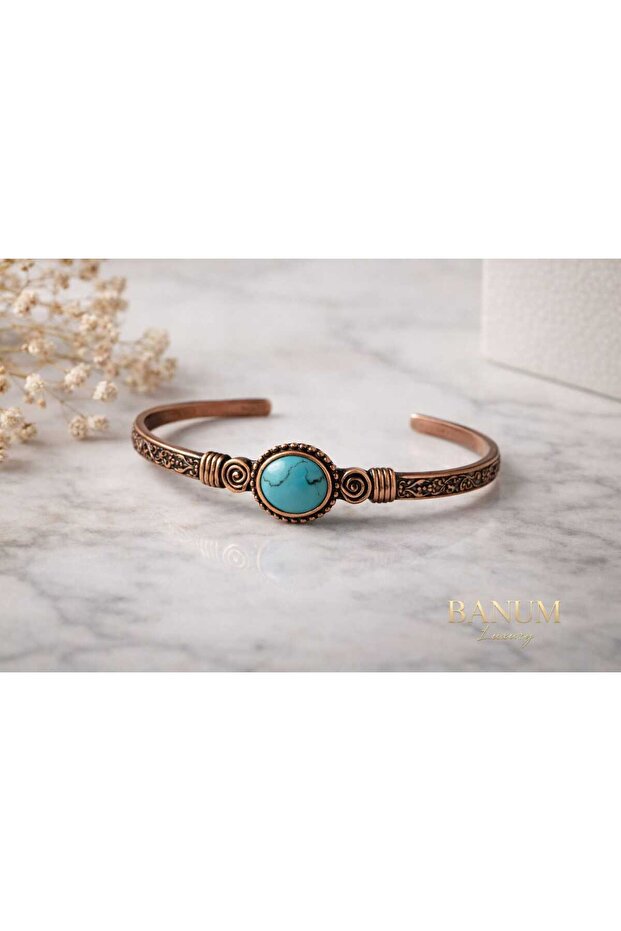 Elegant Handcrafted Copper Bracelet with Natural Turquoise Stone