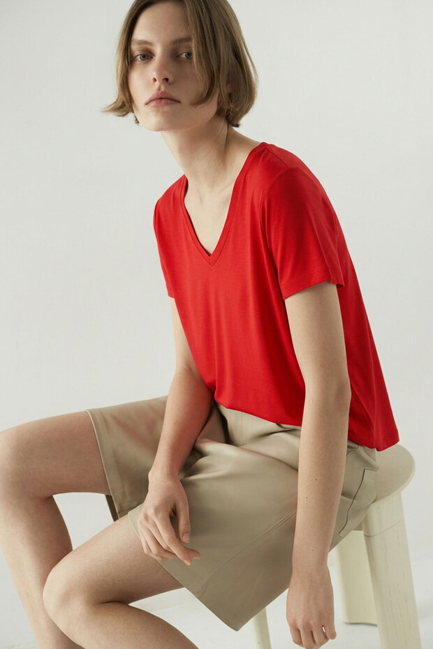 2 Pieces Front and Back V-Neck Basic T-Shirts - 7