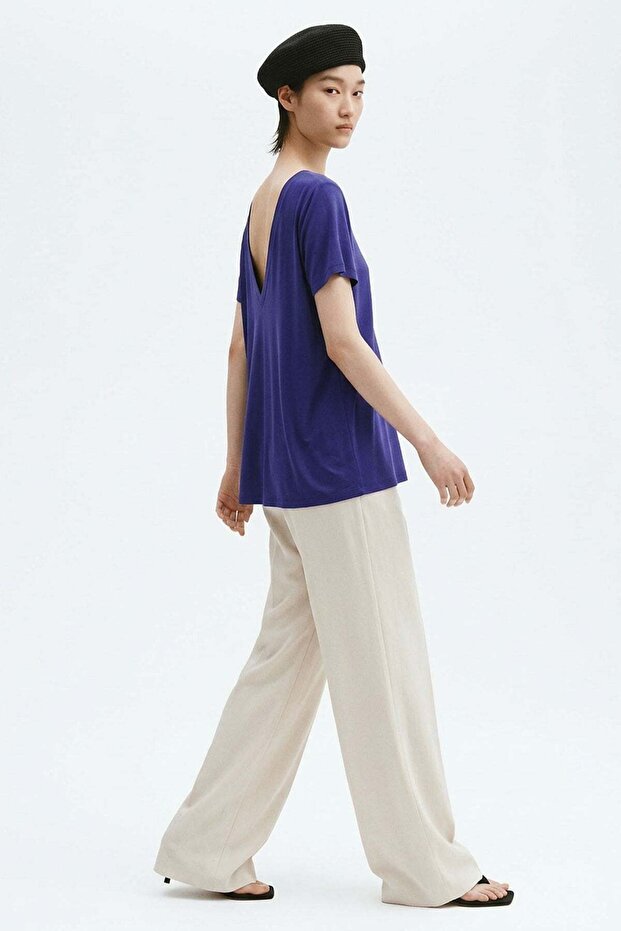 2 Pieces Front and Back V-Neck Basic T-Shirts - 7