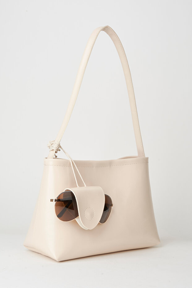 Women's Defne Cream Glasses Holder Gift Snap Closure Handbag and Shoulder Bag
