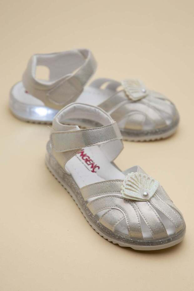 Şirinbebe Orthopedic Girls' Sandals with Fan Detail and Closed Front