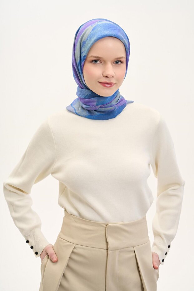 وشاح أوليندا من مزيج الحرير بنمط تجريدي أزرق ليلكي 90x90