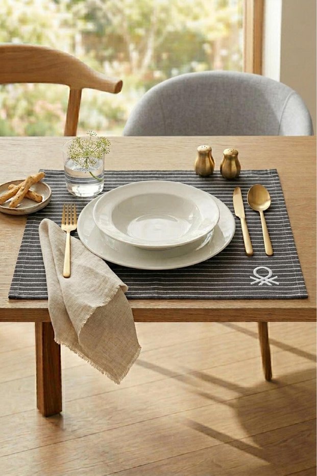 Be-28460-Bk Black American Service Striped Set of 4 33.50 cm