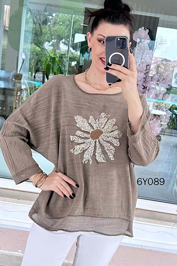 Floral Embroidered Linen Blouse 6Y089