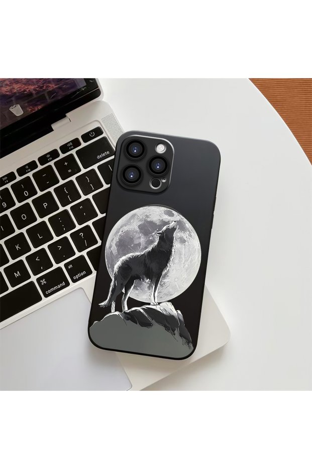 iPhone 15 Pro Compatible High-Quality Magnetic Phone Case with Wolf Pattern