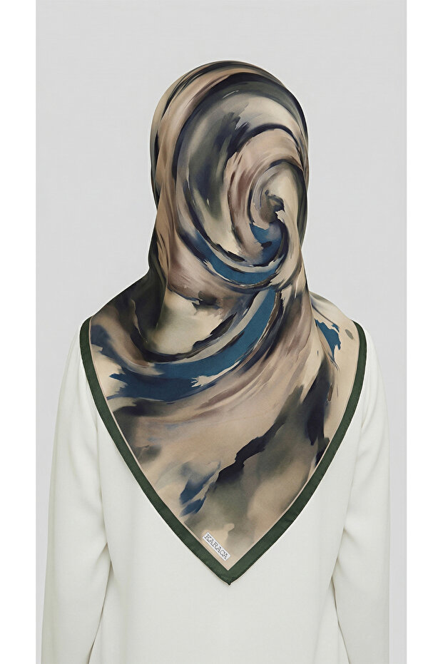 Flower-Patterned Rayon Scarf - Green / Cream