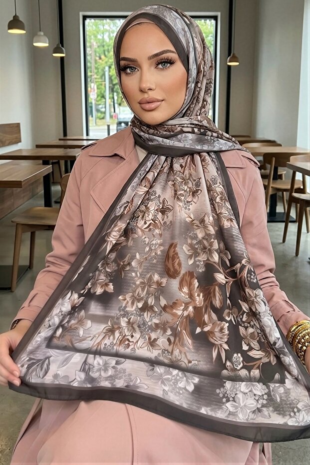 Powder Patterned Soft Shawl