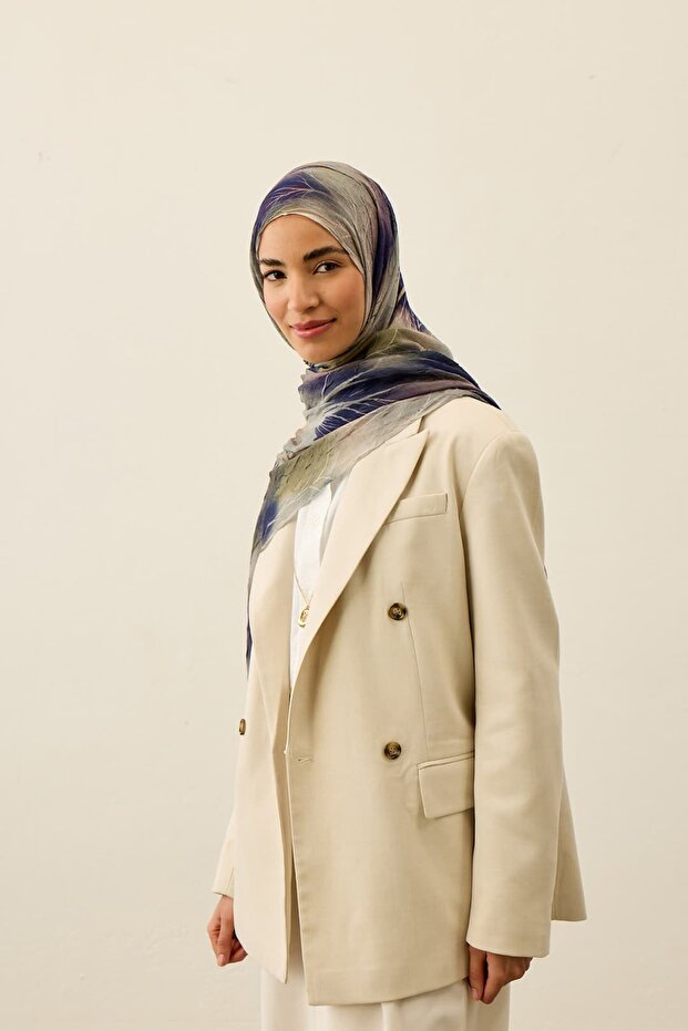 Silhouette Pattern Aya Kras Shawl