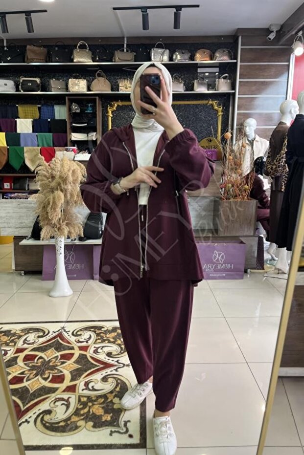 طقم بنطلون مخروطي الشكل مع سترة بومبر