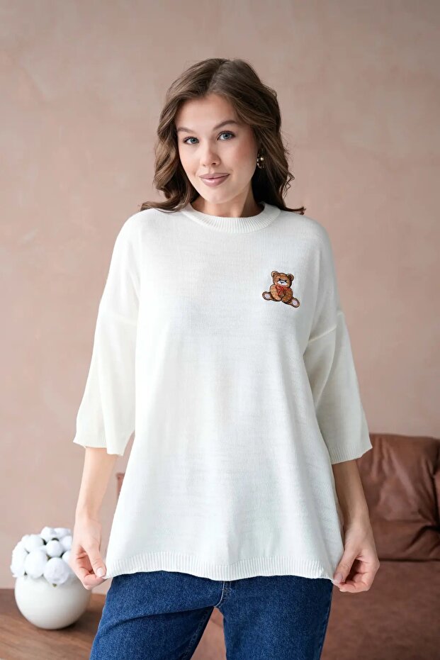 10729 Women's Crew Neck Embroidery Detail Oversize Trko Sweater