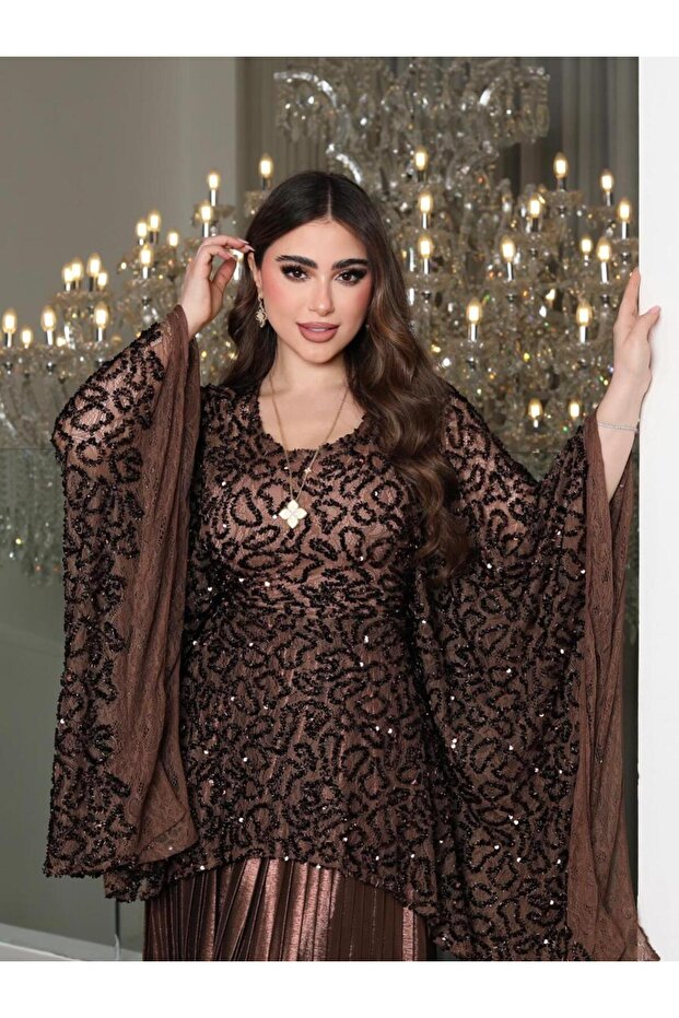 فستان سهرة بني