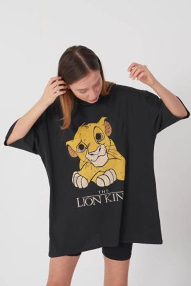 Blackjackclothing Women's Black Lion Tshirt