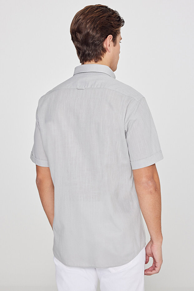 Erkek Gri Comfort Fit Rahat Kesim Düğmeli Yaka Keten Görünümlü %100 Pamuk Flamlı Kısa Kollu Gömlek - 5
