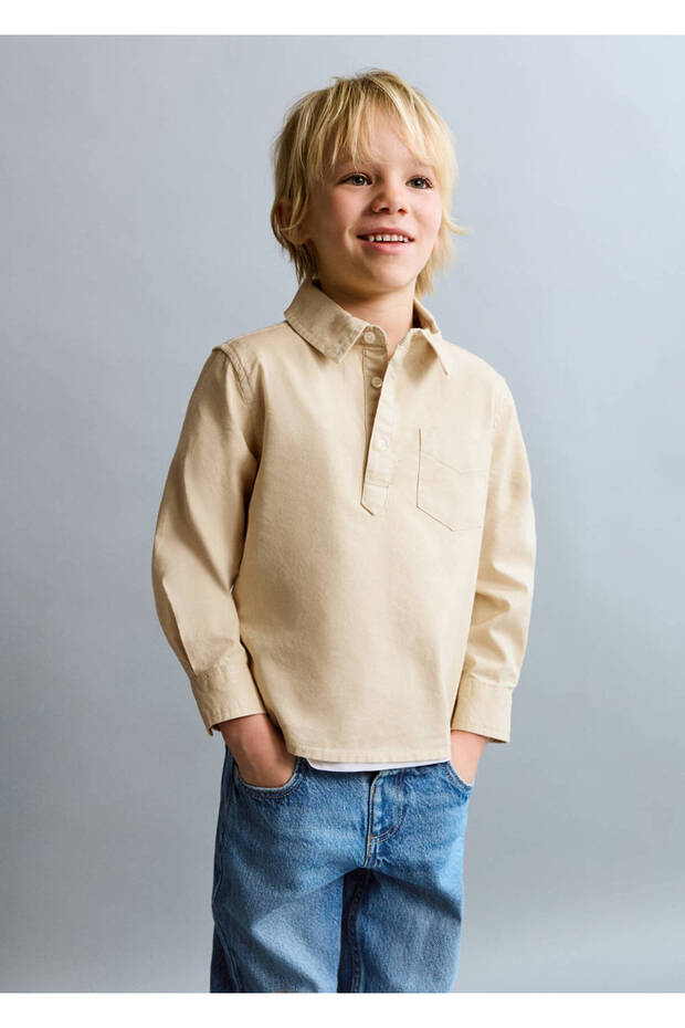 Cotton shirt with pockets on the chest