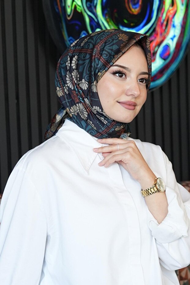 وشاح قطني بنقشة زهور، باللون الفيروزي