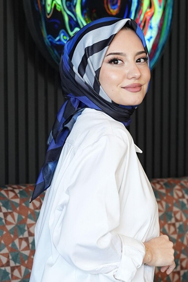 مخطط وشاح ناعم أزرق اللون قطن