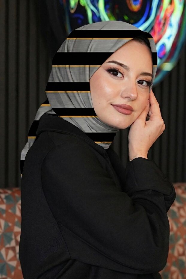 وشاح قطني مخطط، باللون الرمادي