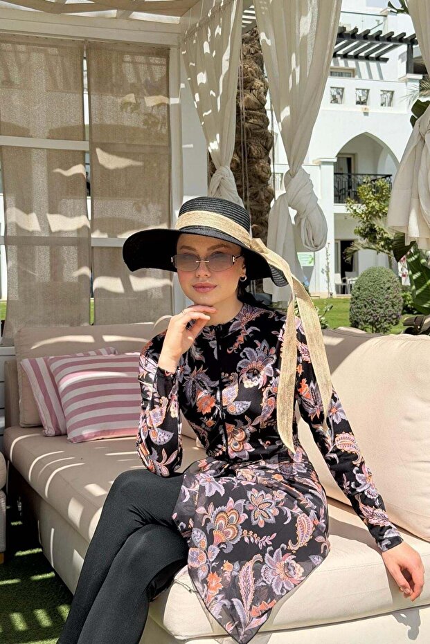 بدلة سباحة أولدن تريبل باللون الأسود