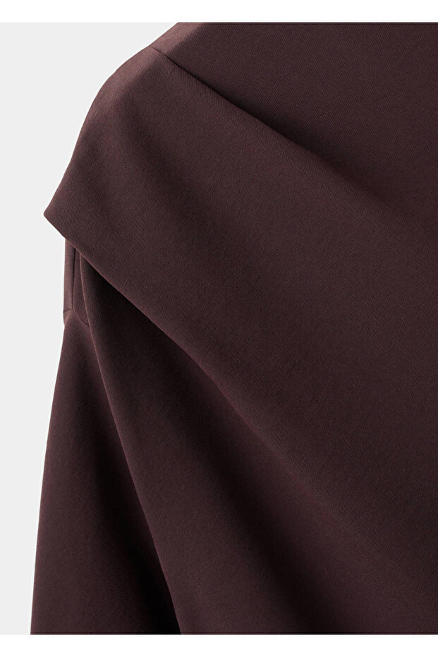 Asymmetrische Bluse mit Kragen - 8