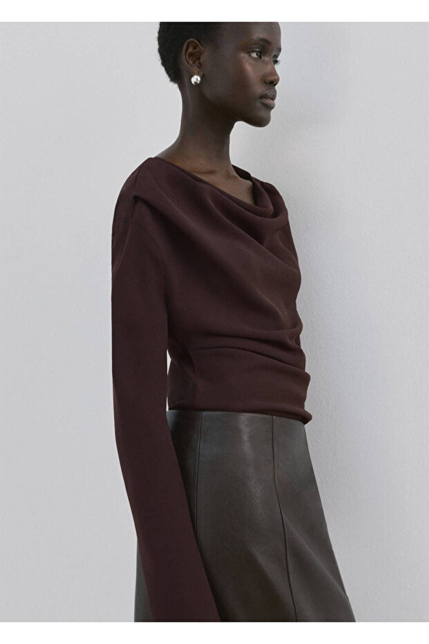 Asymmetrische Bluse mit Kragen - 7