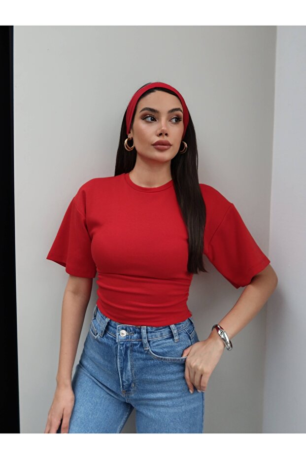 تيشيرت بحزام عند الخصر ورباط للإغلاق