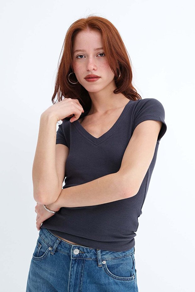 Tricou basic cu decolteu în V P1890 - 3