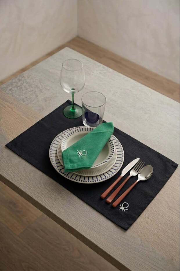 Be-28461-bk black american service flat 4-piece 33.50 cm