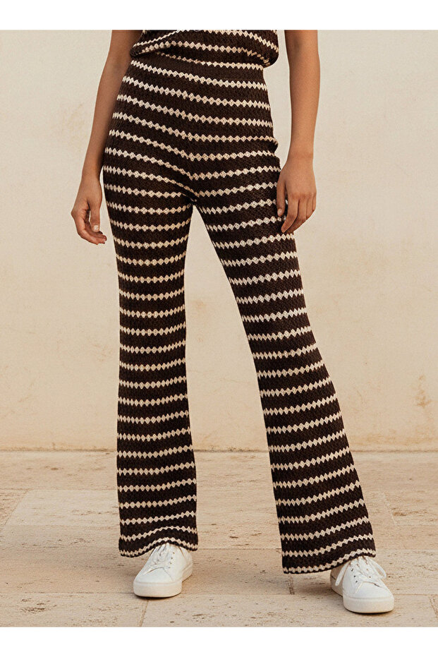 Mid Rise Full Length Pants with Stripes