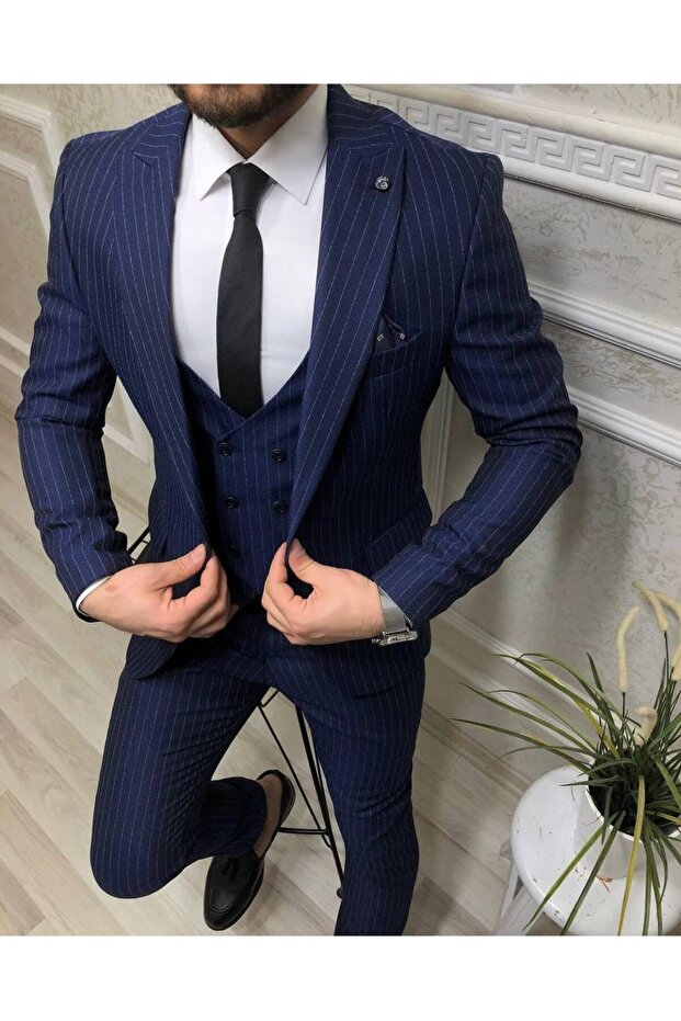 Men's Italian Cut Judge Collar Vest Suit - Slim Fit