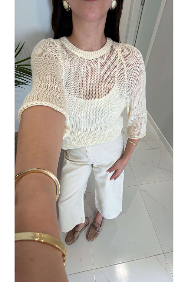 Cholwe Ecru Crew Neck Knitted Sweater
