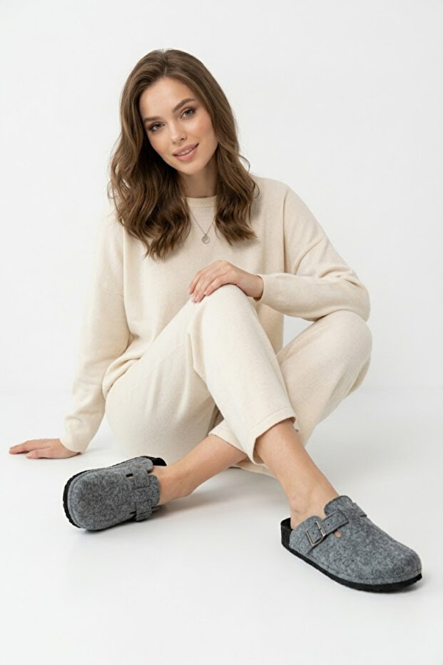 Women's Orthopedic Sole Warm and Comfortable Soft Felt Slippers for Daily Use