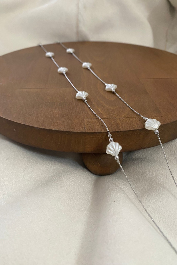 Glasses Chain with Silver Chain and Oyster Detail, Gift Accessory, Glasses Hanger