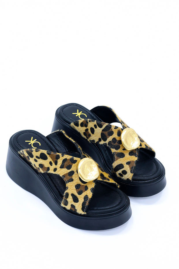 Dl 54 Metal Buckle Detailed Slippers