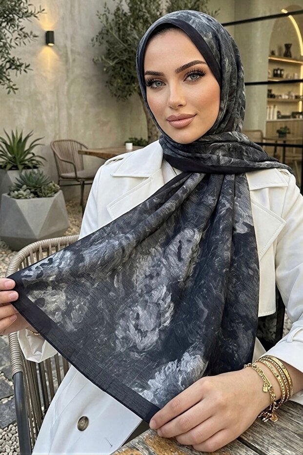 Black İpekhan Seren Shawl