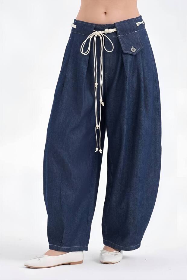 Women's Belt Detailed Water Wash Balloon Fit Design Jeans
