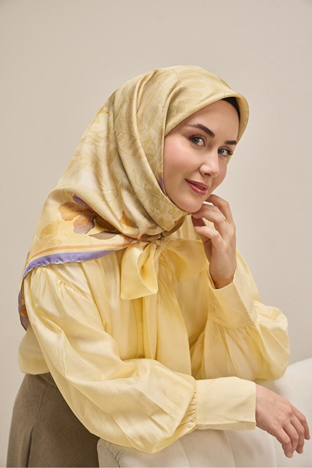 وشاح حرير تويل إيفريكا عاجي 90x90