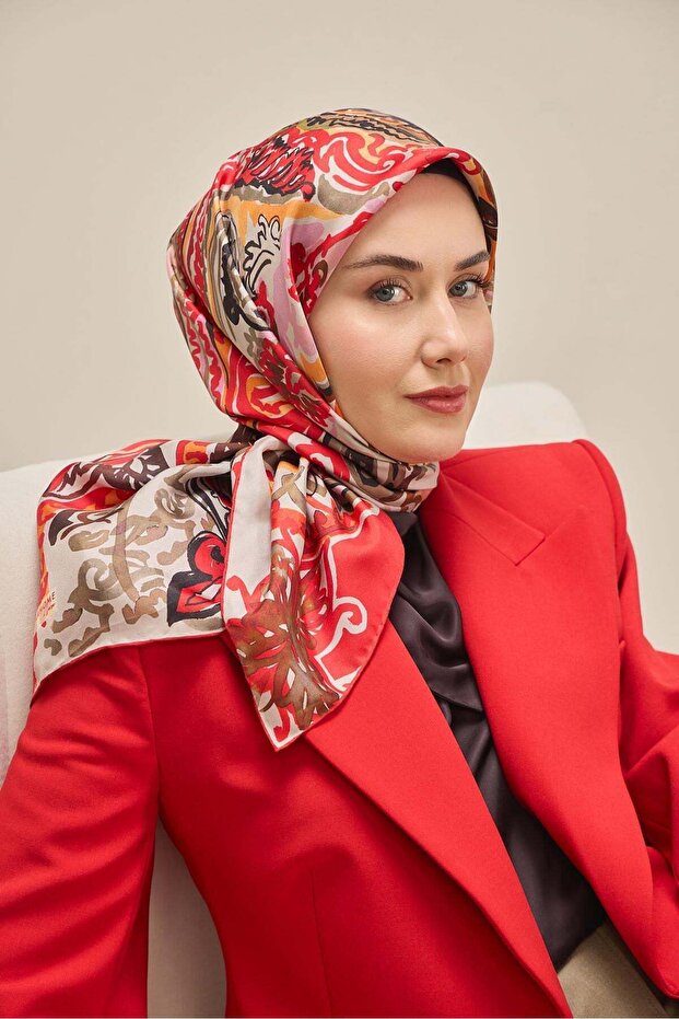 وشاح حرير تويل بنمط فني أحمر 90x90