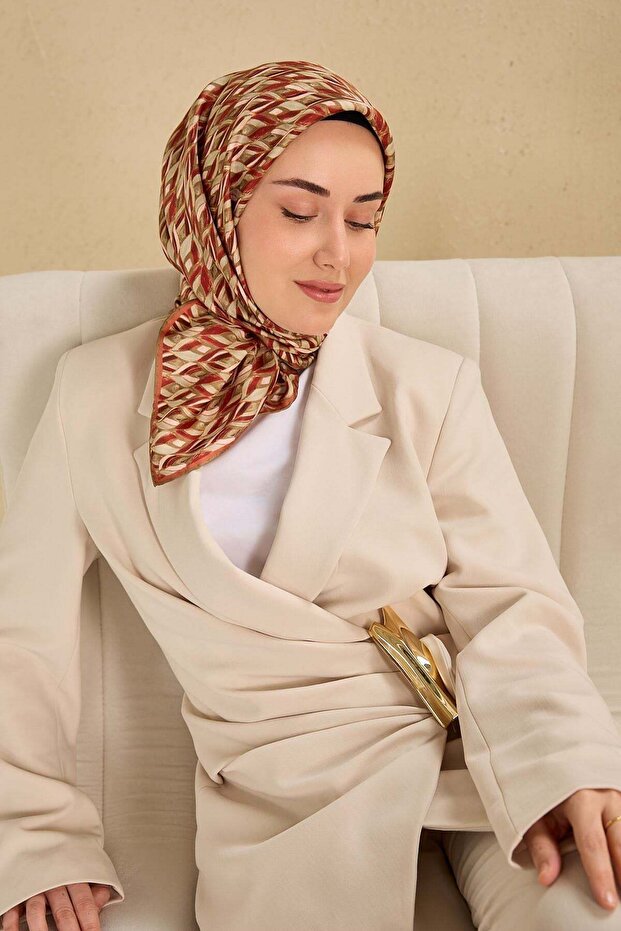وشاح حرير تويل بنمط أوراق الشجر مقاس 90×90