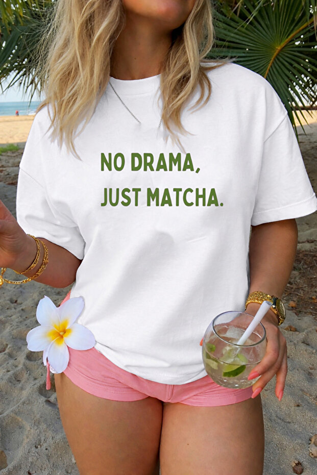 تي شيرت نسائي أبيض كبير الحجم MATCHA