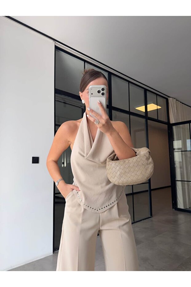 Backless Dropped Collar Bluz
