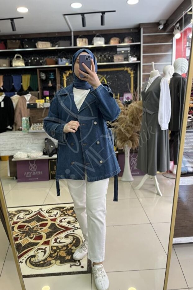 سترة قصيرة من الدنيم